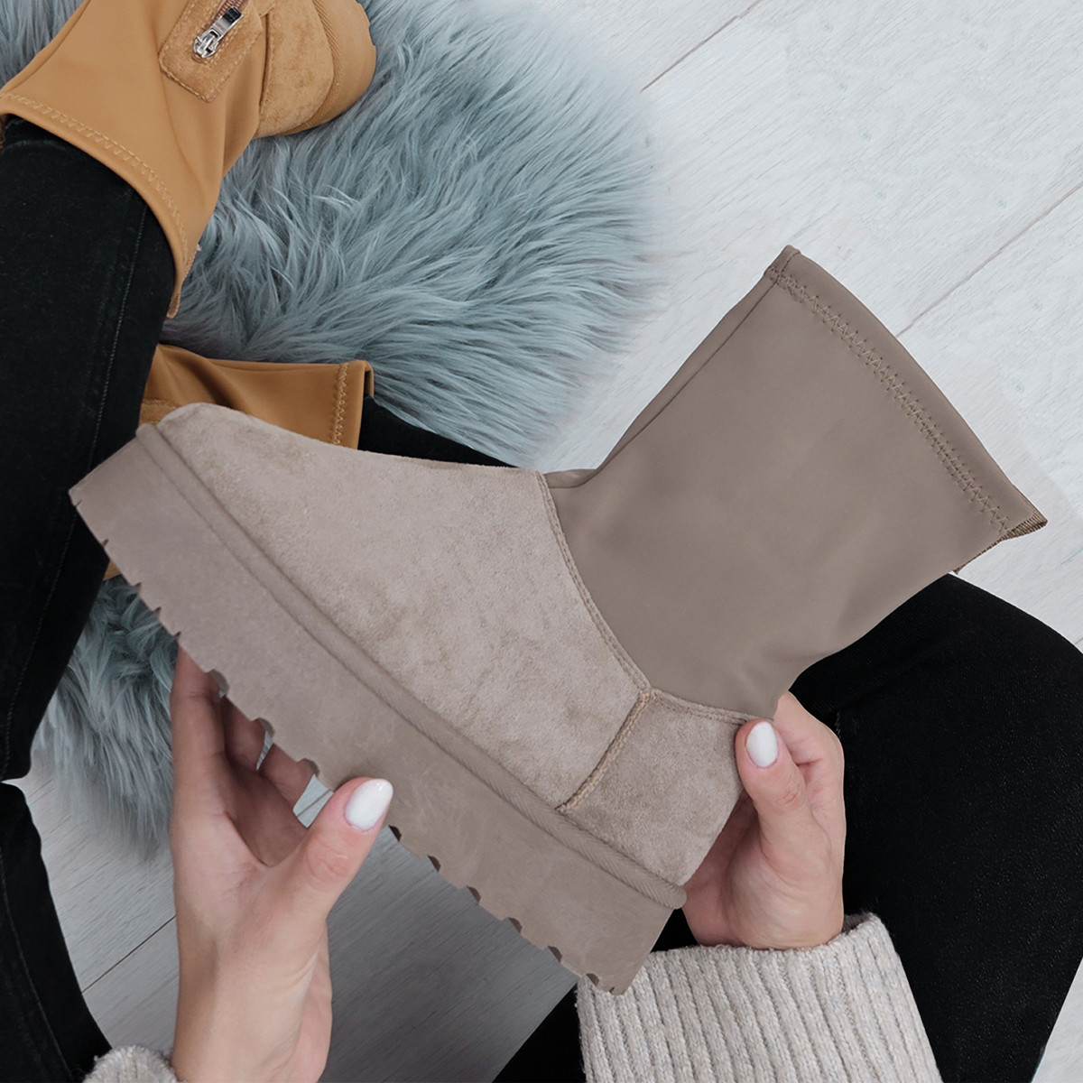N81301 Taupe boja